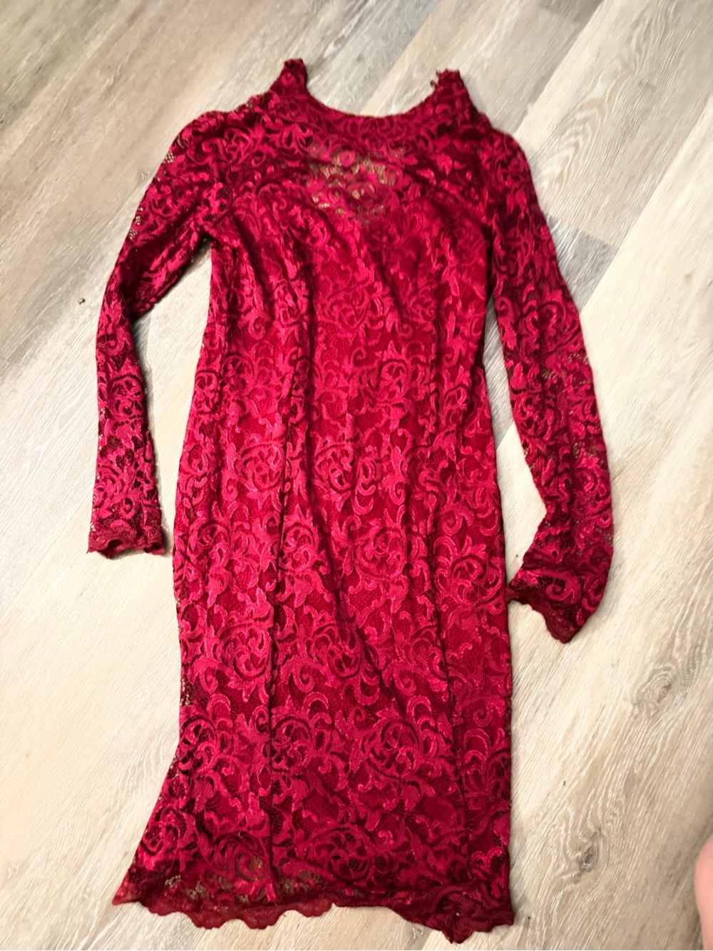 Red Lace Long-Sleeve Bodycon Dress
